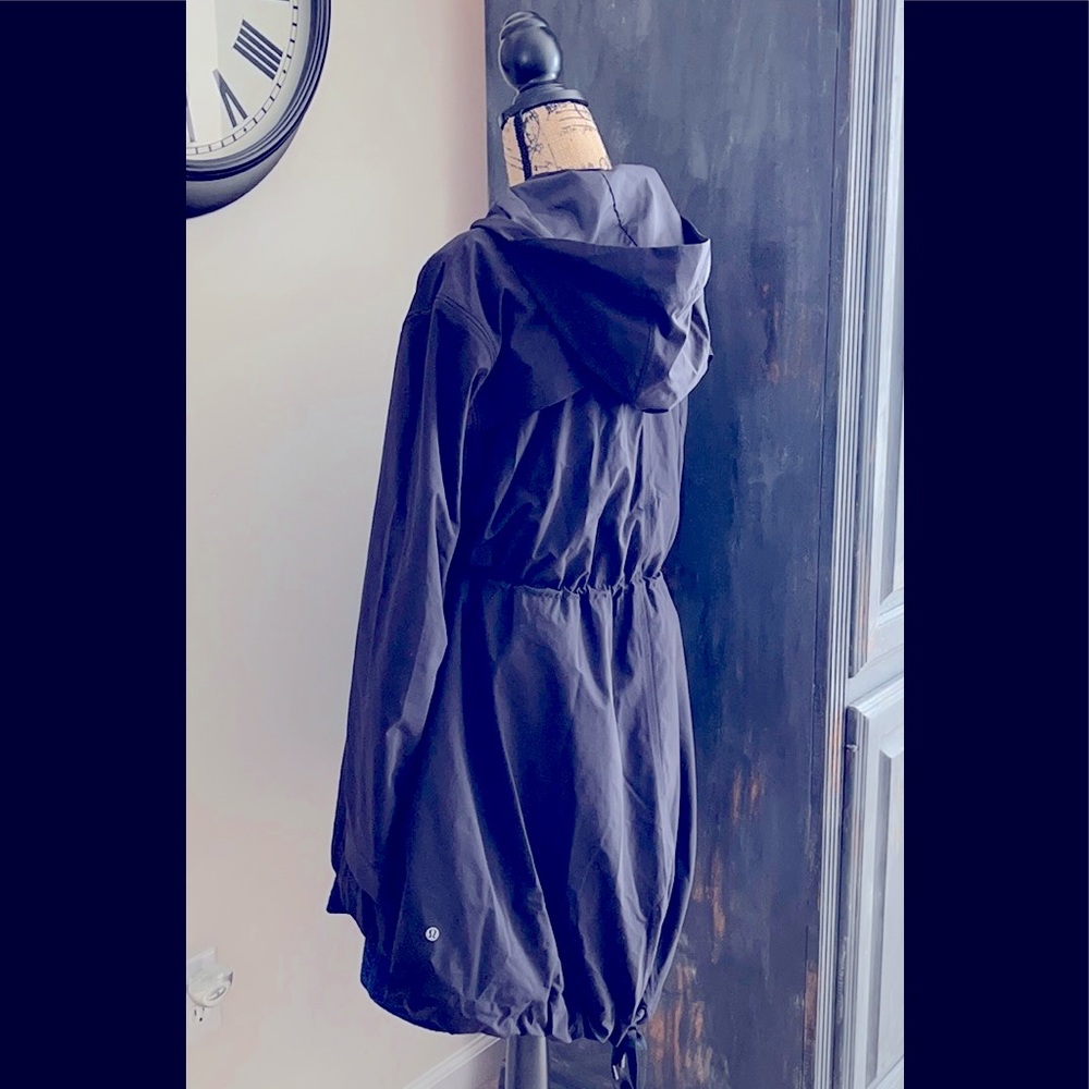❤️NWT❤️ Lululemon Swing Trench - Black size 8